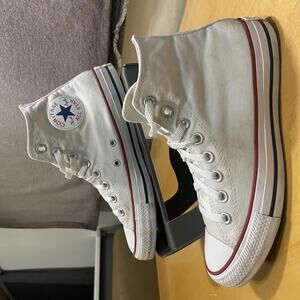 CONVERSE CHUCKS